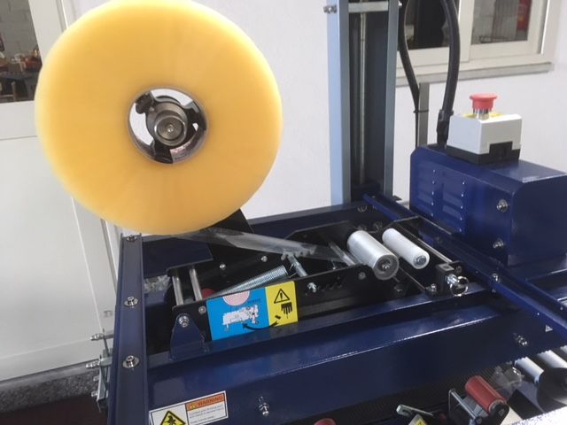 Nastratrice economica trascinamento sup+inf foto 7.JPG Nastratrice economica trascinamento inferiore e superiore - FOTO 7